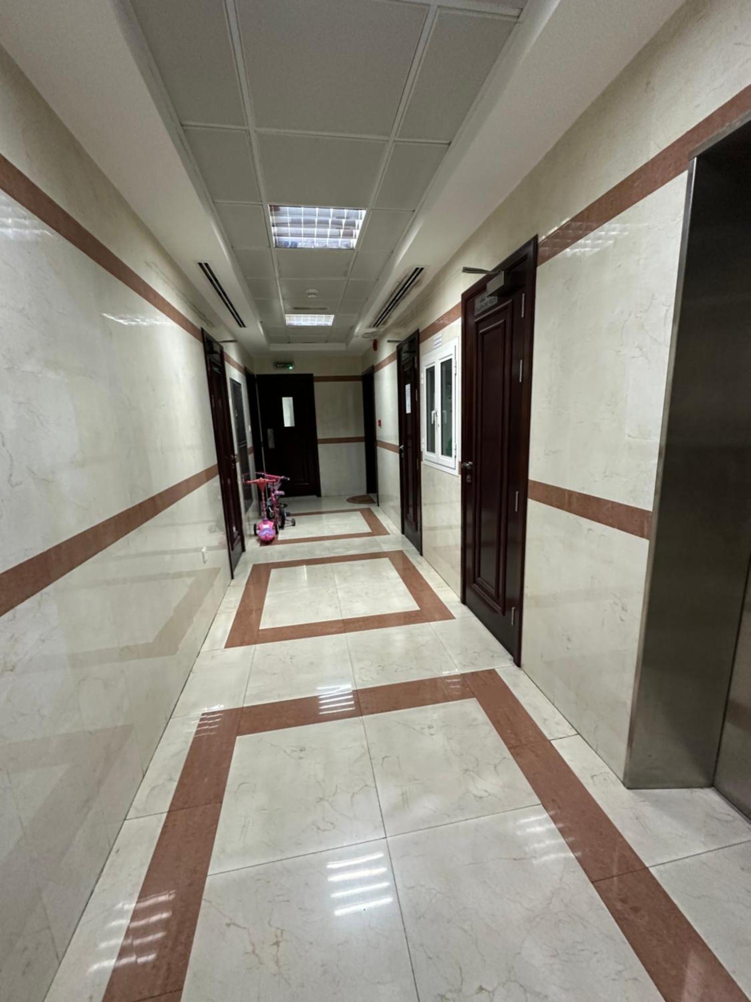 Furnished Hall Private With Private Washroom Shared Near Alwahda Mall Muroor Flat1002 Hospedagem domiciliar Abu Dhabi