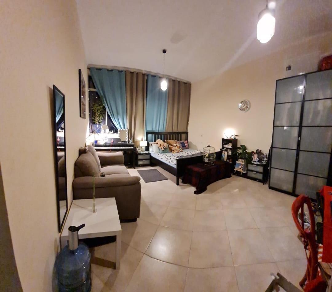 Furnished Hall Private With Private Washroom Shared Near Alwahda Mall Muroor Flat1002 Hospedagem domiciliar *